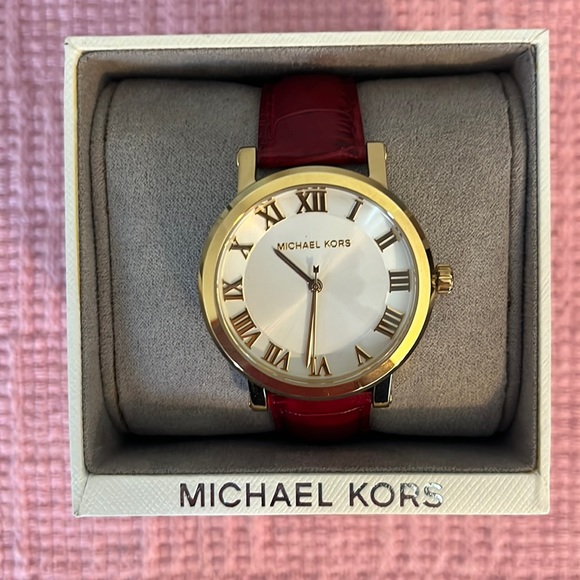 Michael Kors Watch NWT - Picture 1 of 7